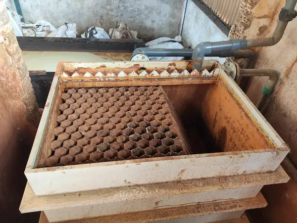 Decantador lamelar fabricado con polipropileno para separar óxido de hierro del flux