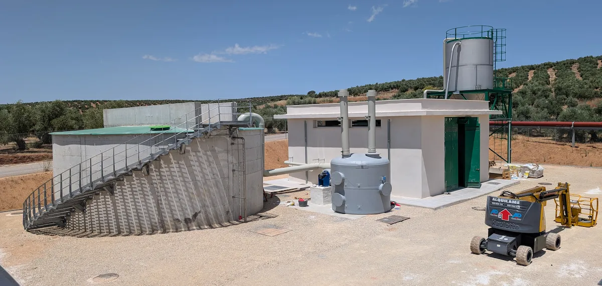 Montaje en campo de torres de desodorización